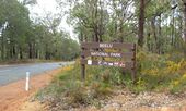 Въезд в парк по Mundaring Weir Road