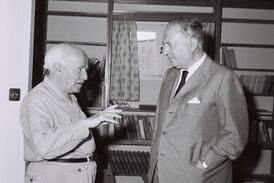 Паччарди (справа) и Бен-Гурион в кибуце Зде Бокер[en] (Израиль, 1958 год).
