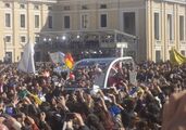 Бенедикт XVI в его заключительную среду на Площади Святого Петра, 27 февраля 2013
