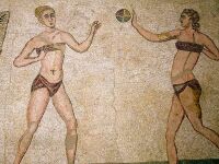 Мозаика женщин-спортсменок, играющих в мяч на Вилле дель-Казале из Пьяцца-Армерина, IV век