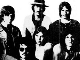 Bloodrock в «классическом» составе. 1970 год. Сверху слева по часовой стрелке: Эд Гранди, Ли Пикенс, Ник Тейлор, Рик Кобб, Джим Ратледж и Стиви Хилл.