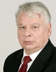 Bogdan Borusewicz Kancelaria Senatu 2015.jpg