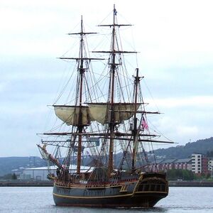 HMS Bounty отправляется из Гринока на реке Клайд