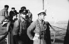 Эрих Топп на борту U-552 в Сен-Назере