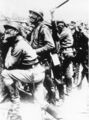 Русские солдаты в окопах на Западном фронте, надеты защитные маски