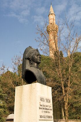 Бюст Хафсы-султан в Манисе, Турция