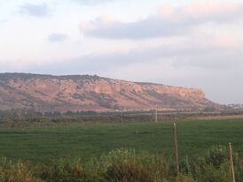 Вид на гору Кармель с юго-запада со стороны кибуца Мааган-Михаэль.