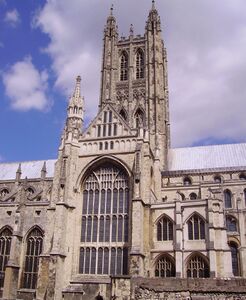 Трансепт и башня на средокрестии Кентерберийского собора