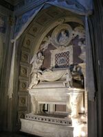 Капелла кардинала Португальского. Надгробие кардинала. Скульптор Бернардо Росселлино. 1461