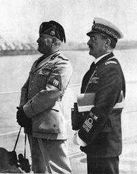 Муссолини и Каваньяри (справа)