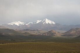 Вид на Серро-Липес (5929 м), вторую высочайшую вершину Кордильера-де-Липес