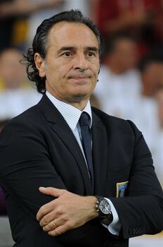 Чезаре Пранделли на посту главного тренера сборной Италии