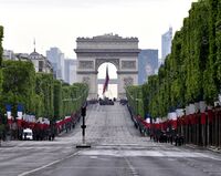 Праздничная церемония в Париже 8 мая 2015 года в честь 70-летия Дня Победы в Европе