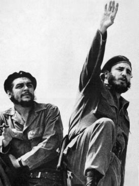 Фидель Кастро и Че Гевара на митинге 1 января 1961 года