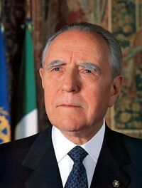 почётный президент Итальянской Республики, пожизненный сенатор