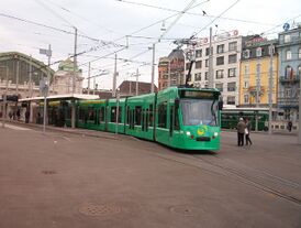 Трамвай Combino в швейцарском Базеле