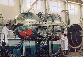 Сборка спутника Космос-4