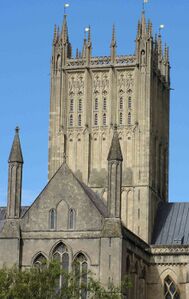 Башня на средокрестии Уэлского собора