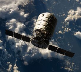 Первый коммерческий грузовой космический кораблю Cygnus приближается к МКС