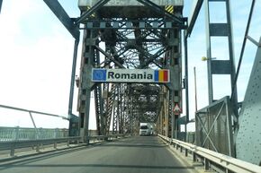 Дунайский мост, связывающий Джурджу с болгарским городом Русе