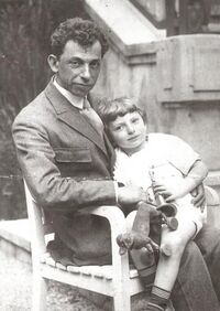 Давид Бергельсон с сыном