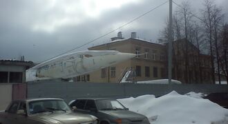 Ту-144 на территории 6-го здания КАИ (сзади)