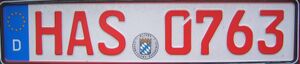 Deutsches Kfz-Kennzeichen für historische Fahrzeuge (rote 07er Nummer).jpg