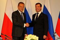Дональд Туск и президент РФ Дмитрий Медведев, 6 декабря 2010 года