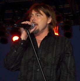 Дон Доккен в 2008 году на концерте в Северной Дакоте.
