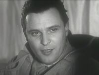 В роли Петра Дорохова, чемпиона по боксу (фильм «Боксёры», 1941)