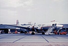 Борт N90779 в ещё грузовом варианте (DC-6A) в период работы в American Airlines