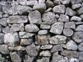 Деталь стены сухой кладкой в Йоркшир-Дейлз