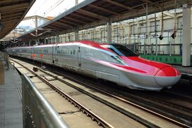 Поезд серии Е6 на Тохоку-синкансене