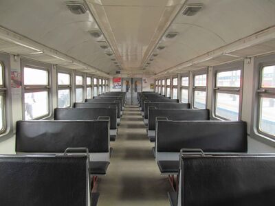 Пассажирский салон промежуточного вагона ЭД2Т-0037