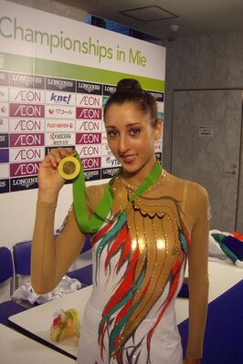 Элиза с золотой медалью чемпионки мира 2009 года