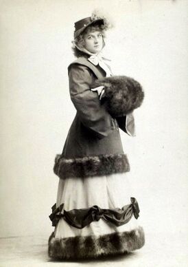 Эмили Банкер около 1882-97 годов.