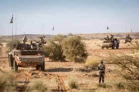 голландский патруль на бронеавтомобилях "Fennek" в Мали (3 декабря 2017)
