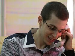 Первый за пять лет телефонный разговор Гилада Шалита с родителями после освобождения из плена 18 октября 2011