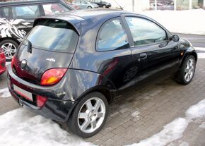 Ford Sportka, внизу по центру — фонарь заднего хода