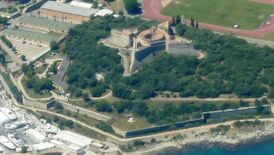В форте Карре был заключен Наполеон Бонапарт
