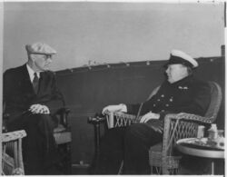 Рузвельт и Черчилль на Мальтийской конференции.