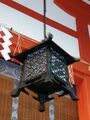 Подвесной светильник в храме Фусими Инари