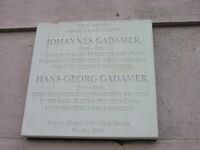 Gadamer-tablica.JPG