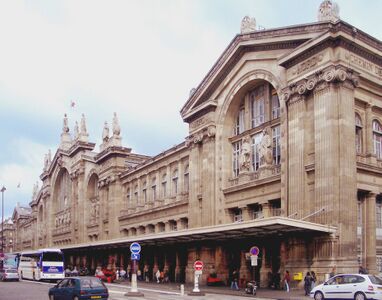 Фасад вокзала Гар-дю-Норд, арх. Jacques-Ignace Hittorff (1861-66). Зал поддерживается чугунными колоннами