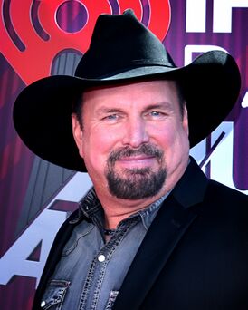 Garth Brooks in Los Angeles California June 2017