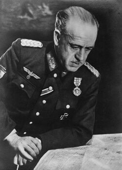 Генерал Эстебан-Инфантес, 1943 год