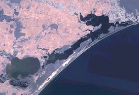 Вид на озёра из космоса. Снимок сделан спутником LandSat-7.
