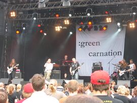 Выступление Green Carnation на Quart Festival в 2006 году. Слева направо: Терье Вик Шей, Кьетил Нордхус, Кеннет Сильден, Штайн Роджер Сордал, Михаэль Круминс, Томми Джексон