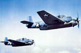 Пара TBF-1 в полёте, 1942 год.