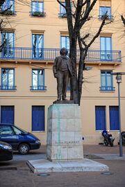 Памятник Густаву Флоберу в Руане.